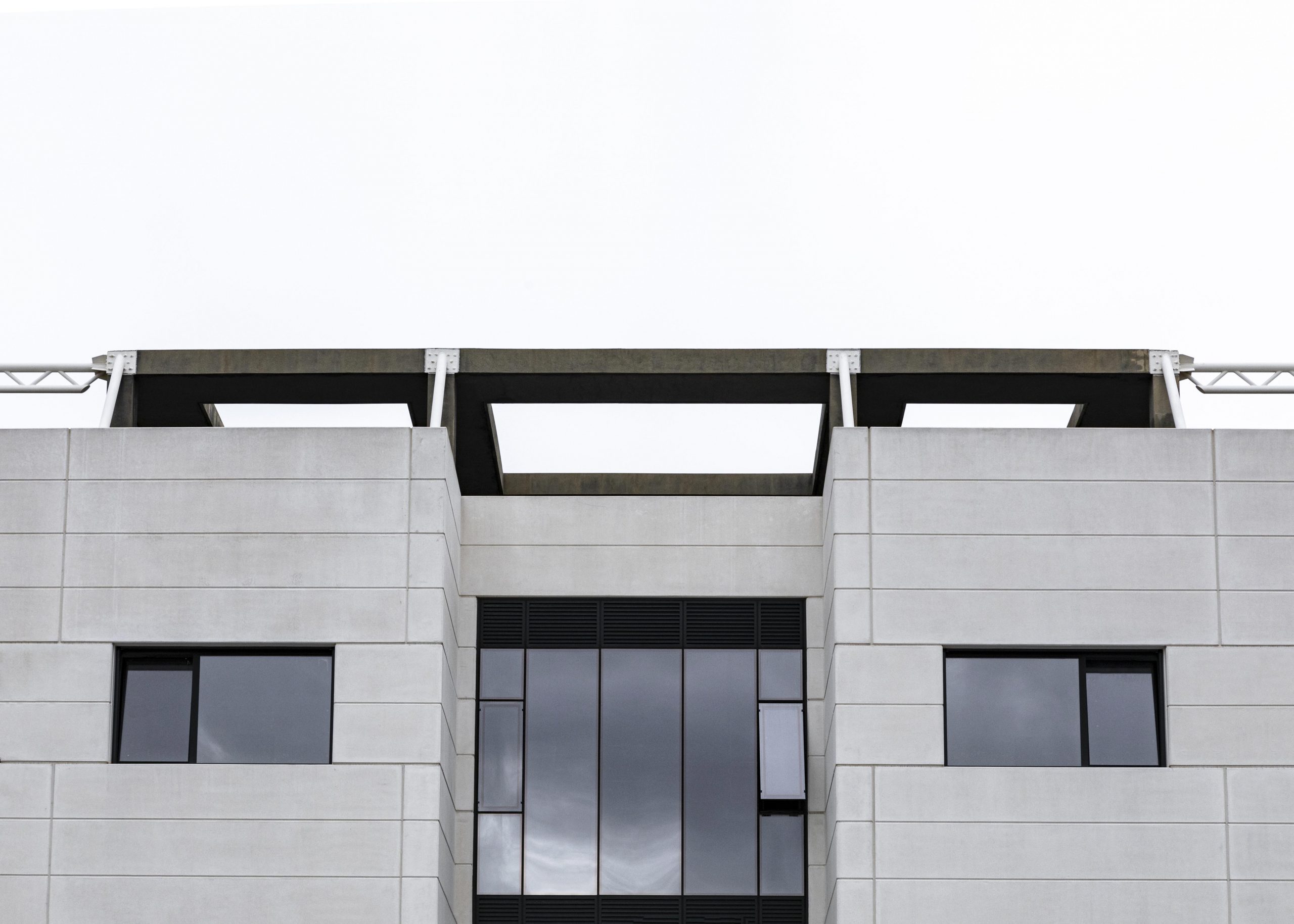 Fațade Ventilate: Inovație și Eficiență în Arhitectura Modernă